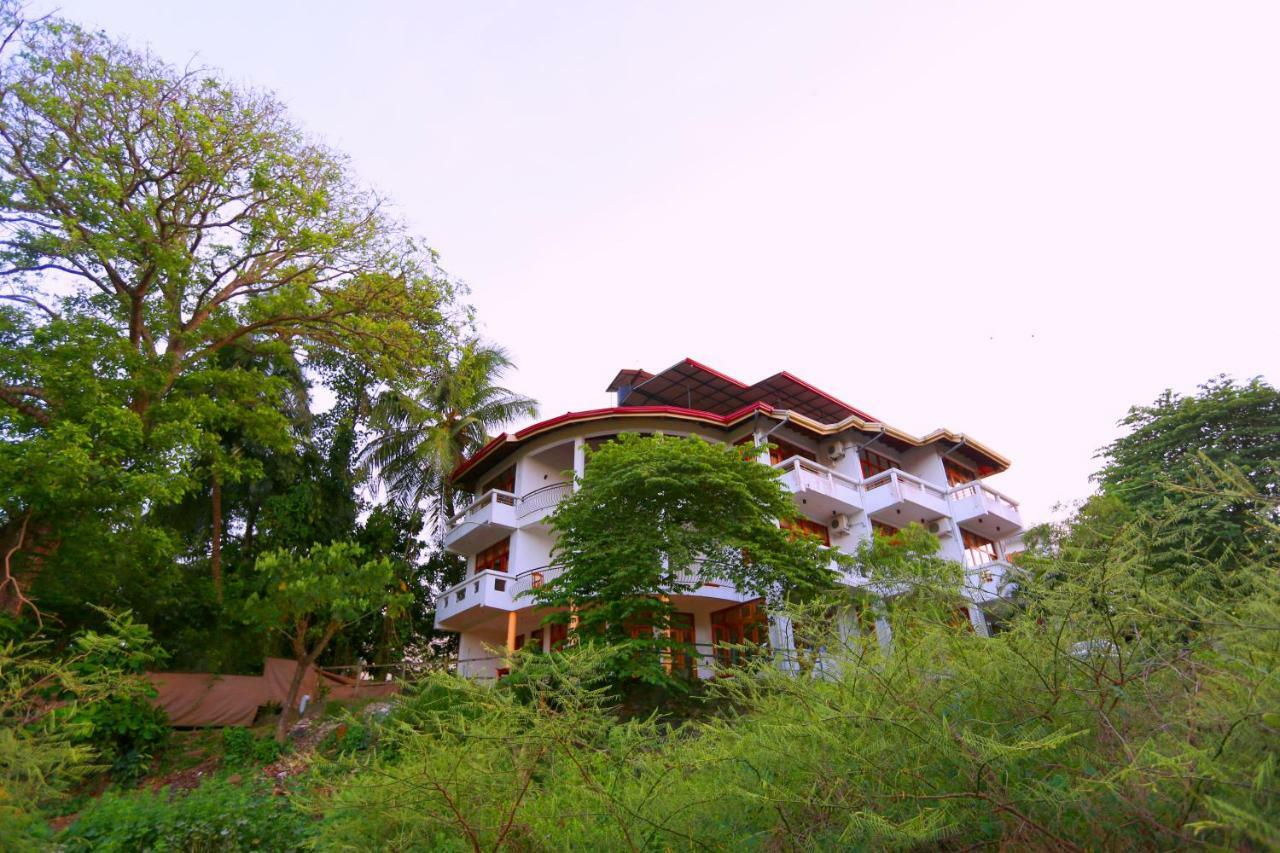 Hotel Mahaweli Spring Sirimalwatta Экстерьер фото